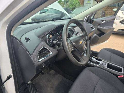 2017 Chevrolet Cruze LT Auto