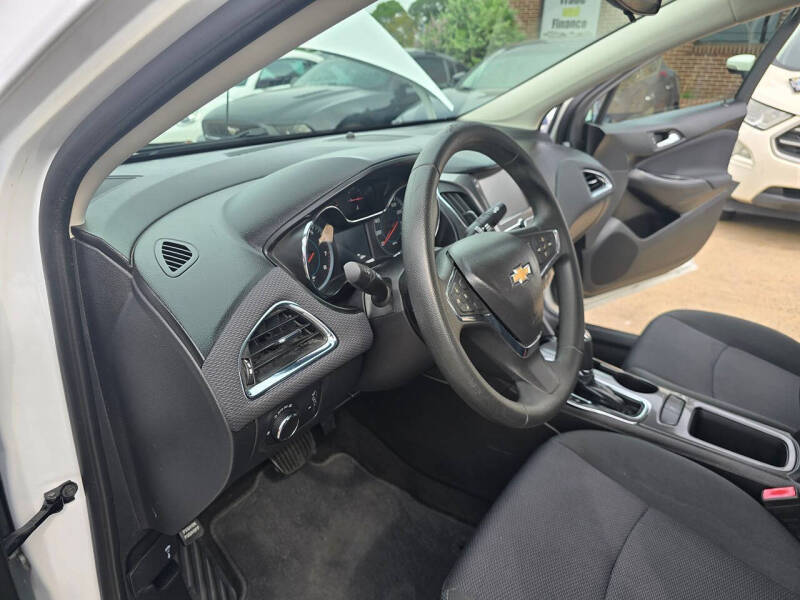 2017 Chevrolet Cruze LT Auto