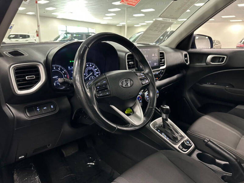 2022 Hyundai Venue SEL