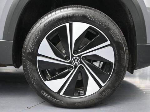 2024 Volkswagen Taos SE 4Motion