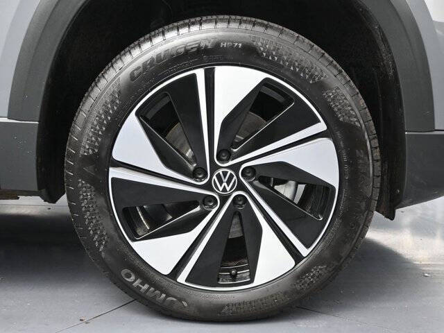 2024 Volkswagen Taos SE 4Motion