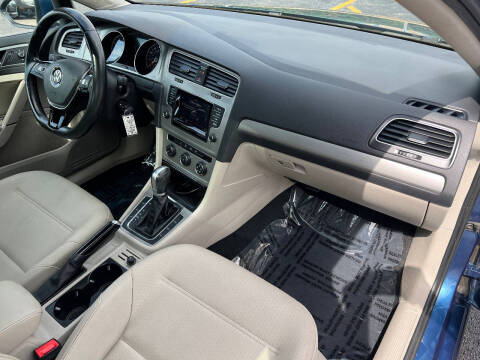 2015 Volkswagen Golf TSI SE