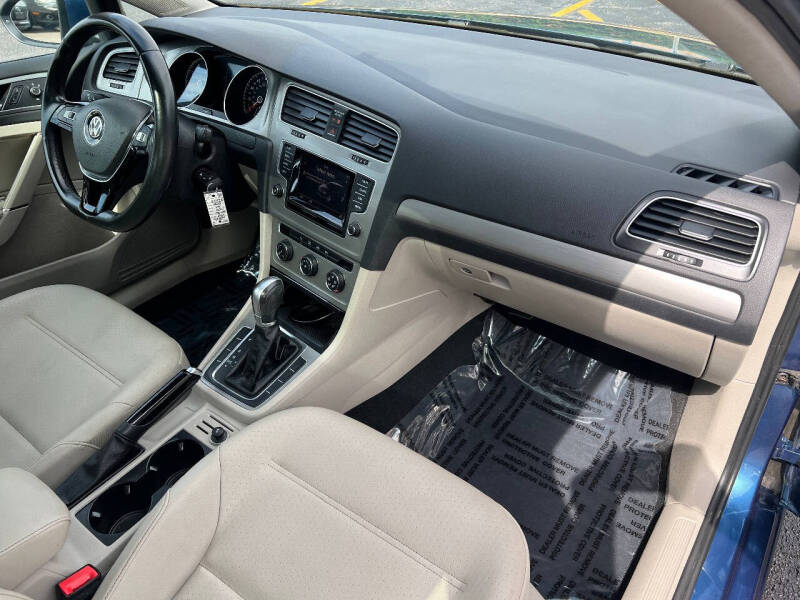 2015 Volkswagen Golf TSI SE