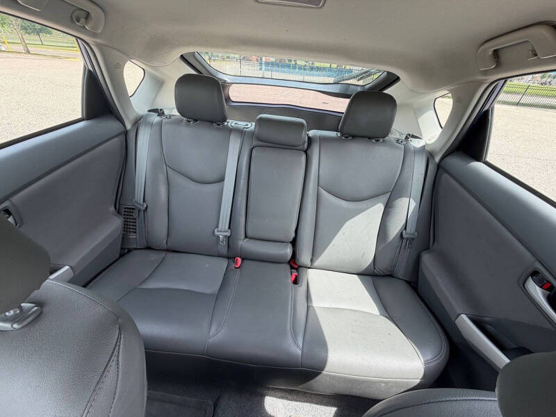 2010 Toyota Prius III