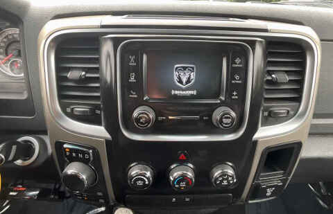 2015 RAM 1500 SLT