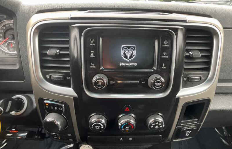 2015 RAM 1500 SLT