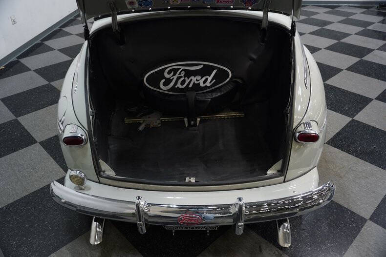 1946 Ford Super Deluxe