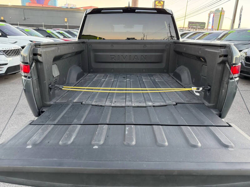 2023 Rivian R1T Adventure