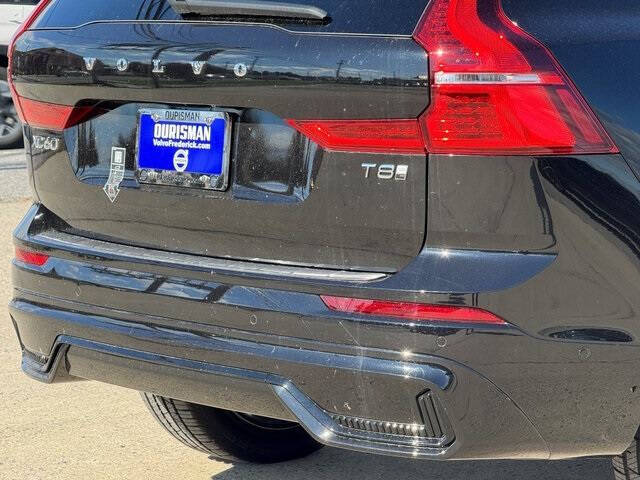 2025 Volvo XC60 T8 Plus Dark Theme