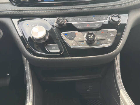 2027 Chrysler Pacifica Limited