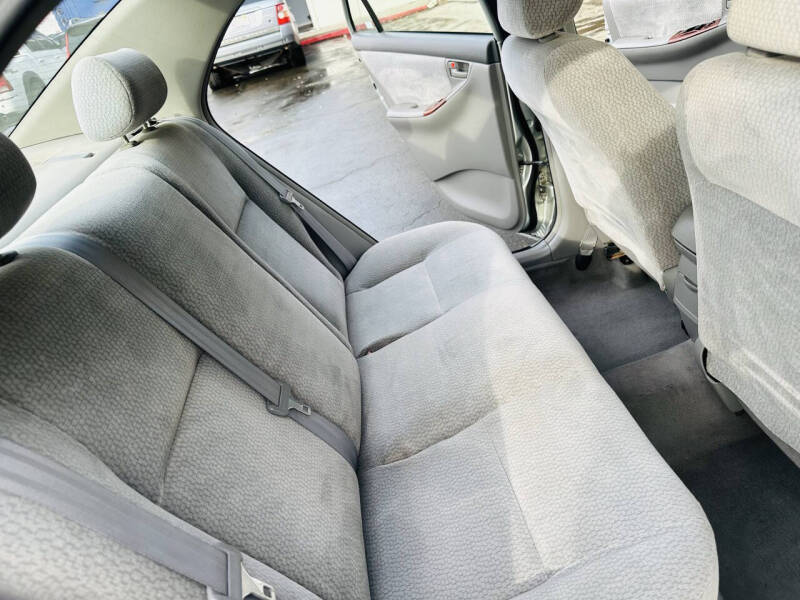 2003 Toyota Corolla LE