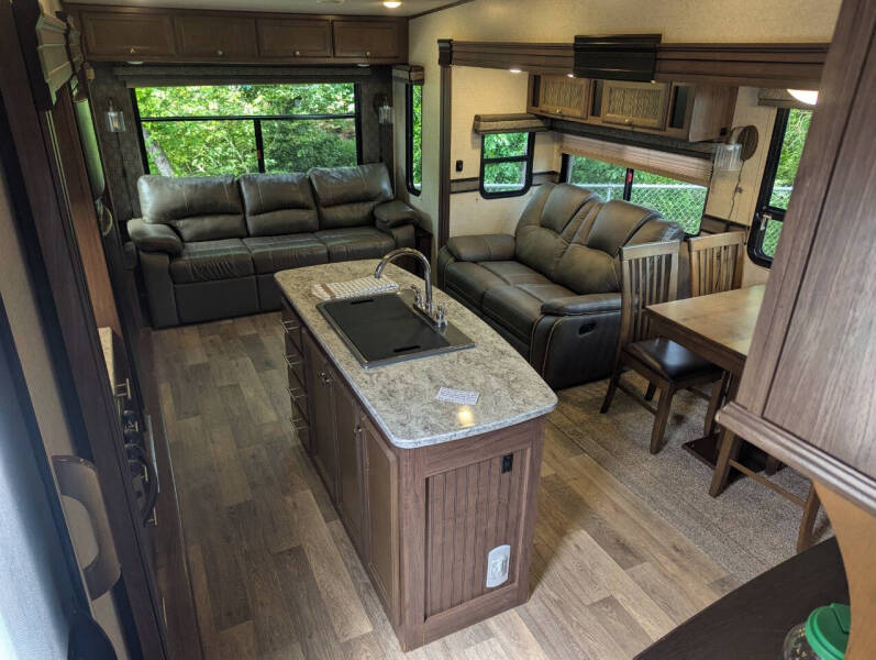 2016 Heartland Elkridge E292 / 32ft