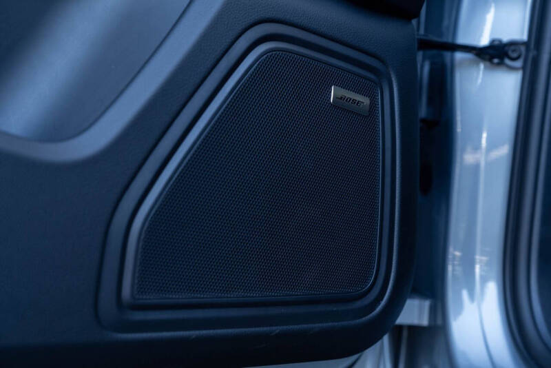 2025 Porsche Macan T