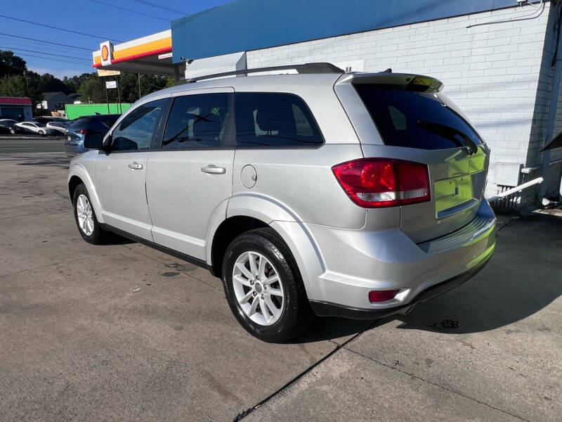 2013 Dodge Journey SXT photo 4