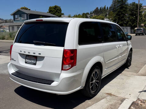 2016 Dodge Grand Caravan SXT Plus