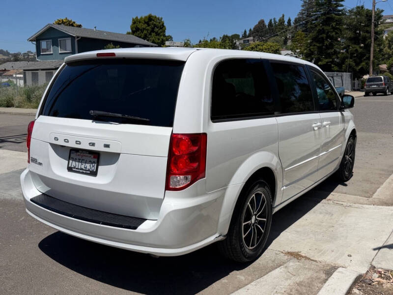 2016 Dodge Grand Caravan SXT Plus