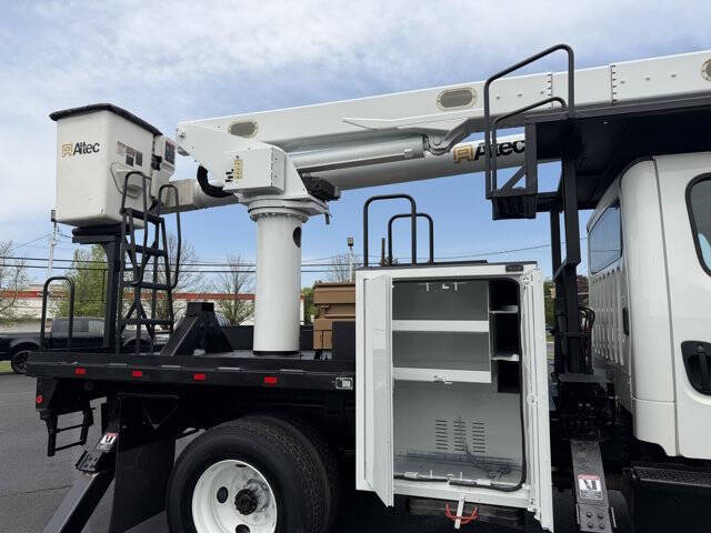 2019 Freightliner M2 106