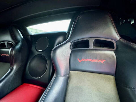 2004 Dodge Viper SRT-10