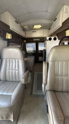 2002 Ford E-Series E-250 SD