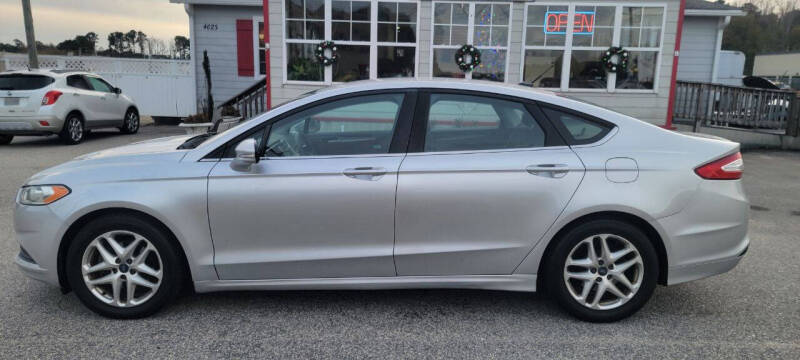 2016 Ford Fusion SE's photo
