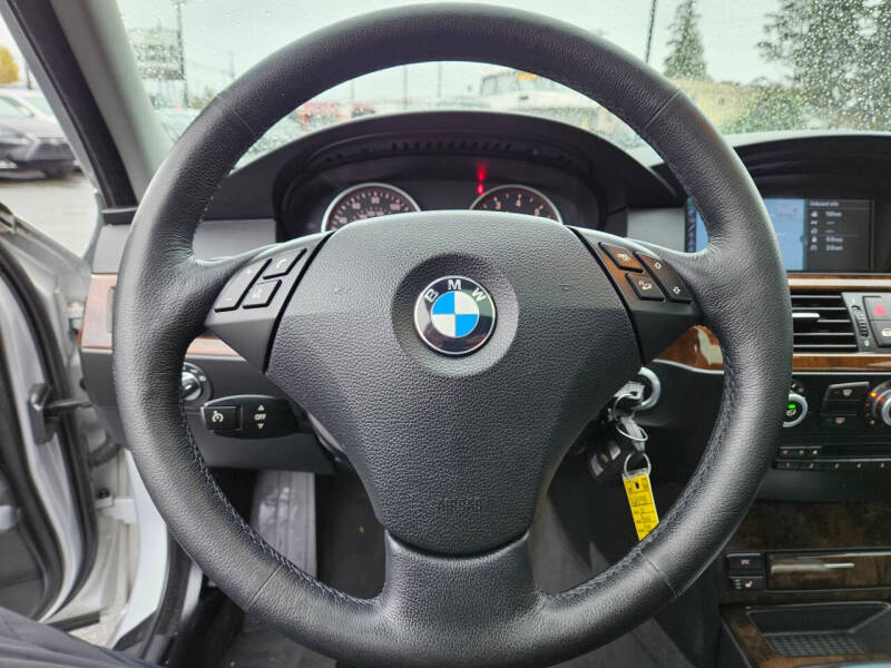 2010 BMW 5 Series 528i xDrive