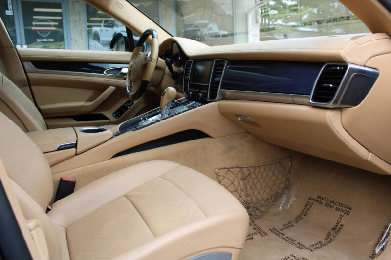 2012 Porsche Panamera