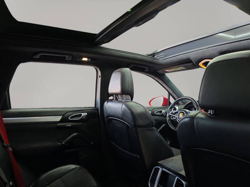 2016 Porsche Cayenne GTS