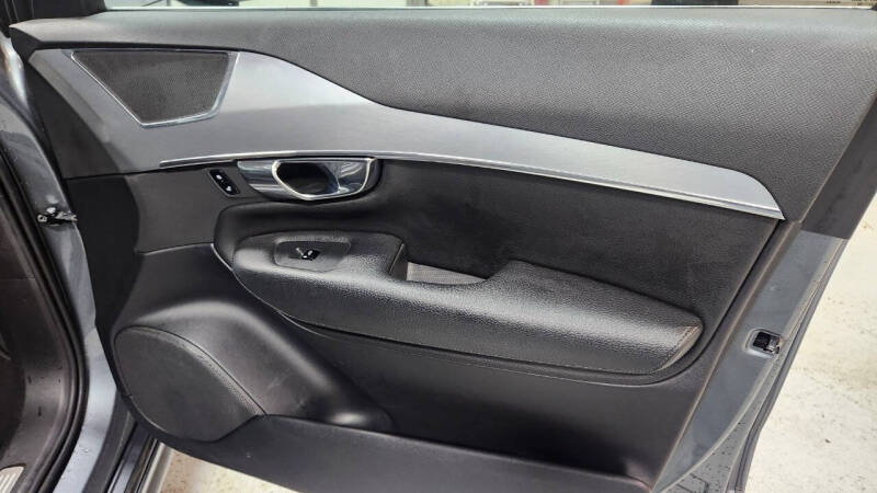 2018 Volvo XC90 T5 Momentum 7-Passenger