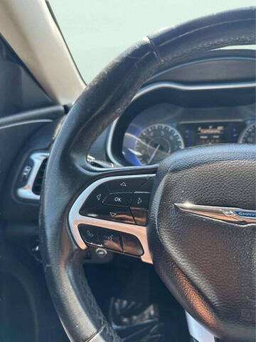 2015 Chrysler 200 Limited