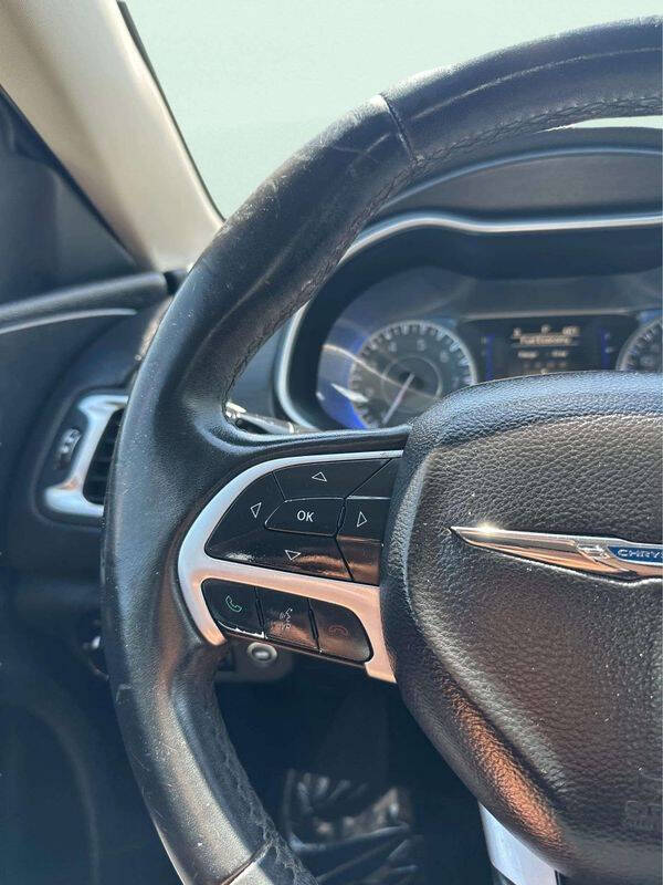 2015 Chrysler 200 Limited
