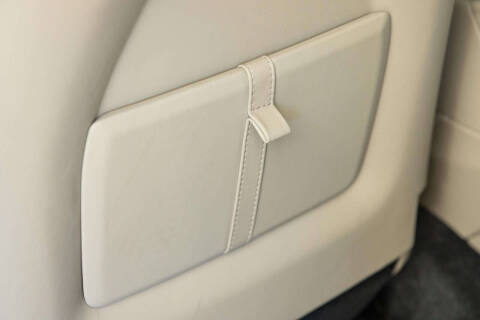 2025 Aston Martin DBX 707