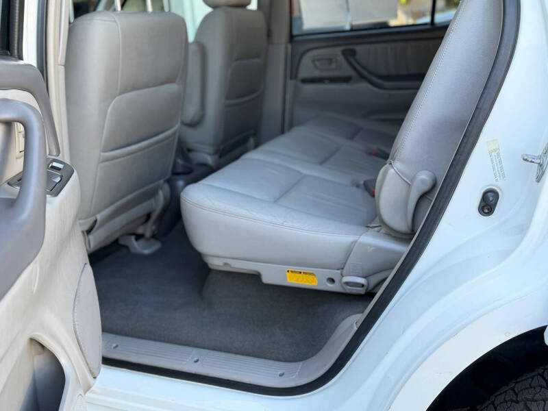 2004 Toyota Sequoia Limited