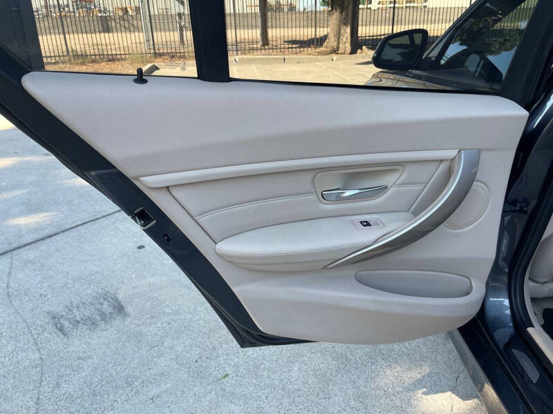 2012 BMW 3 Series 328i