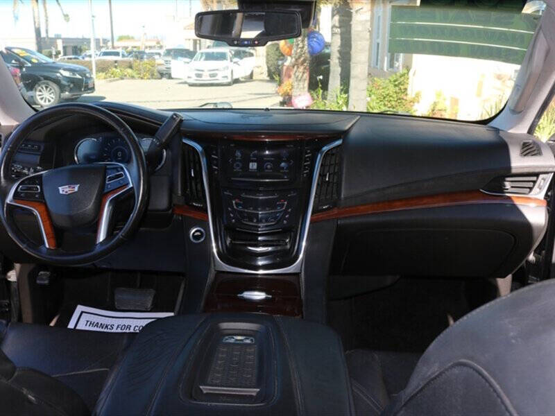 2016 Cadillac Escalade ESV Luxury Collection