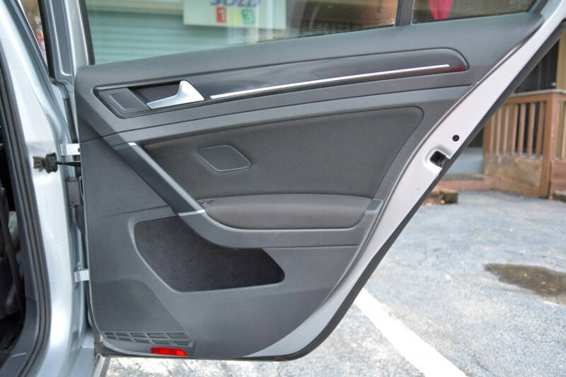 2017 Volkswagen Golf GTI S