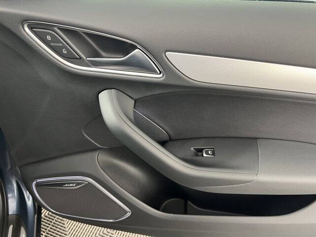 2016 Audi Q3 2.0T quattro Prestige