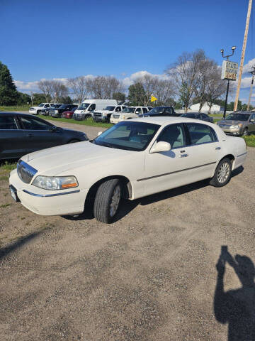 2007 Lincoln Town Car for sale at D & T AUTO INC in Columbus MN