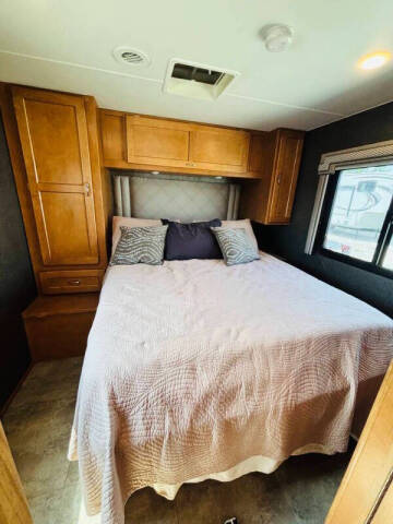 2016 Winnebago Spirit 31K