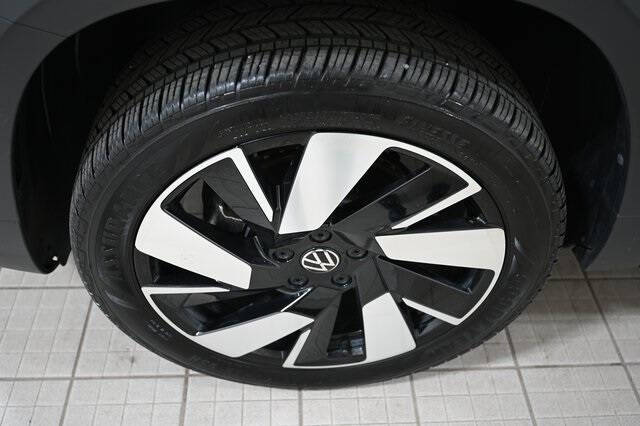 2024 Volkswagen Taos SEL 4Motion