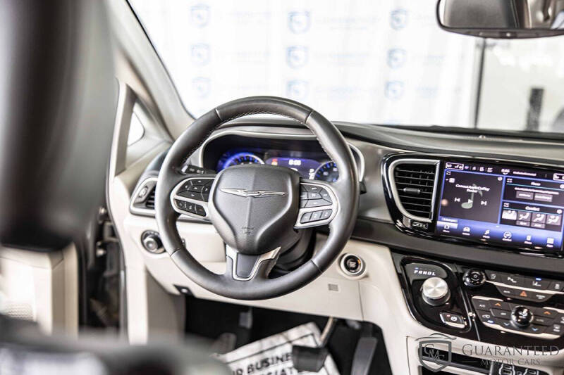 2022 Chrysler Pacifica Touring L