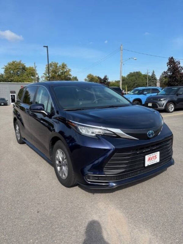 2023 Toyota Sienna LE 8-Passenger