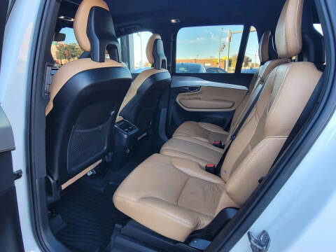 2018 Volvo XC90 T6 Momentum