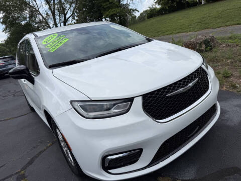 2024 Chrysler Pacifica Touring L