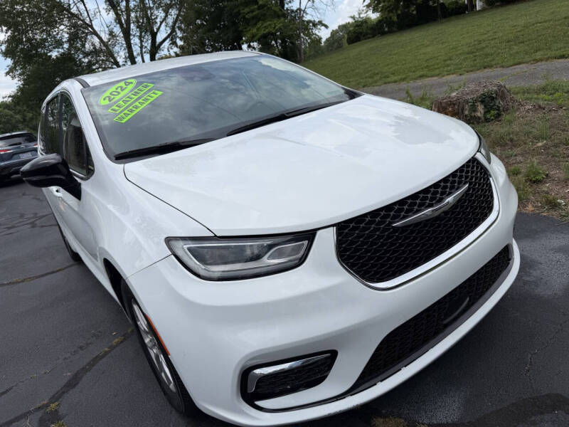 2024 Chrysler Pacifica Touring L