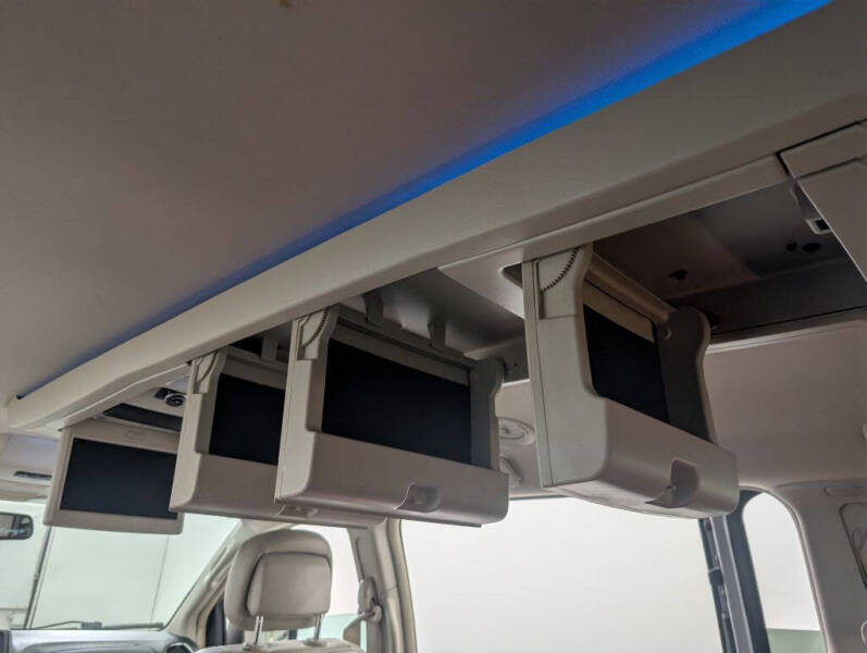 2013 Chrysler Town and Country Touring