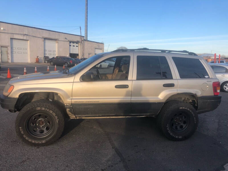 2000 Jeep Grand Cherokee for sale at Debo Bros Auto Sales in Philadelphia PA