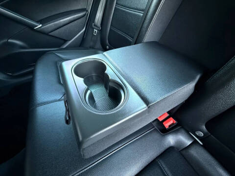 2017 Volkswagen Passat 1.8T R-Line