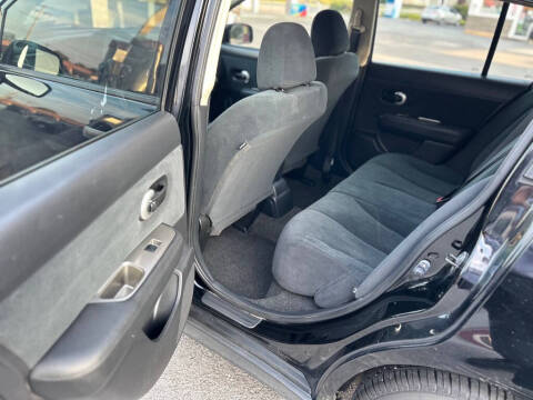 2011 Nissan Versa 1.8 S