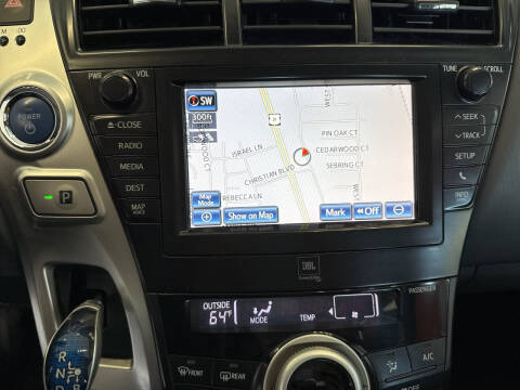 2014 Toyota Prius v Five