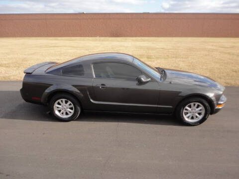 2007 Ford Mustang V6 Deluxe